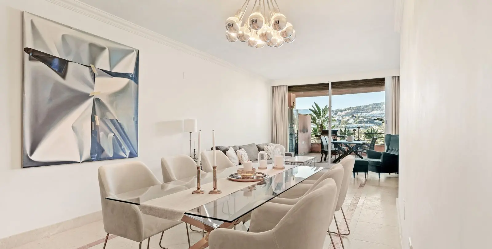 Sale of middle floor apartment in Nueva Andalucía 7