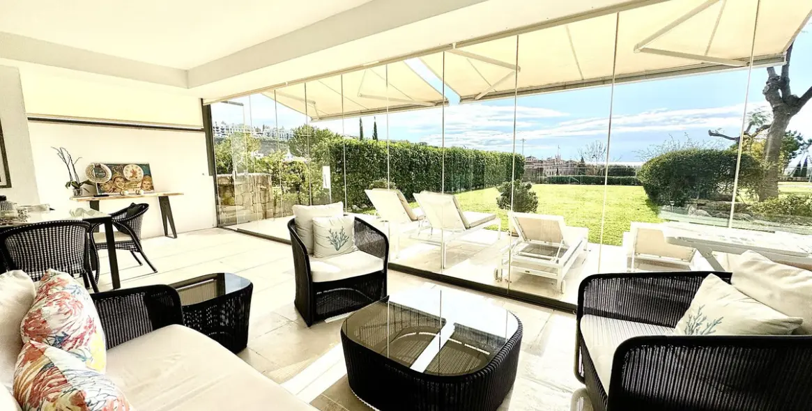 Продажа апартаментов на первом этаже в Los Flamingos 1