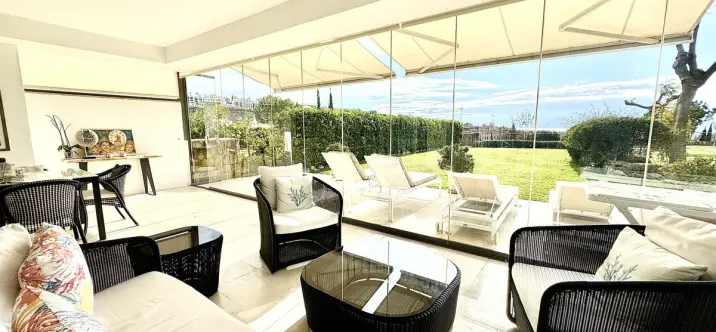 Продажа апартаментов на первом этаже в Los Flamingos 0