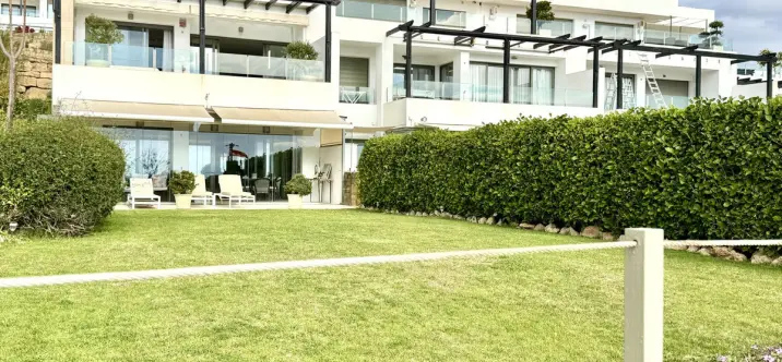 Продажа апартаментов на первом этаже в Los Flamingos 3