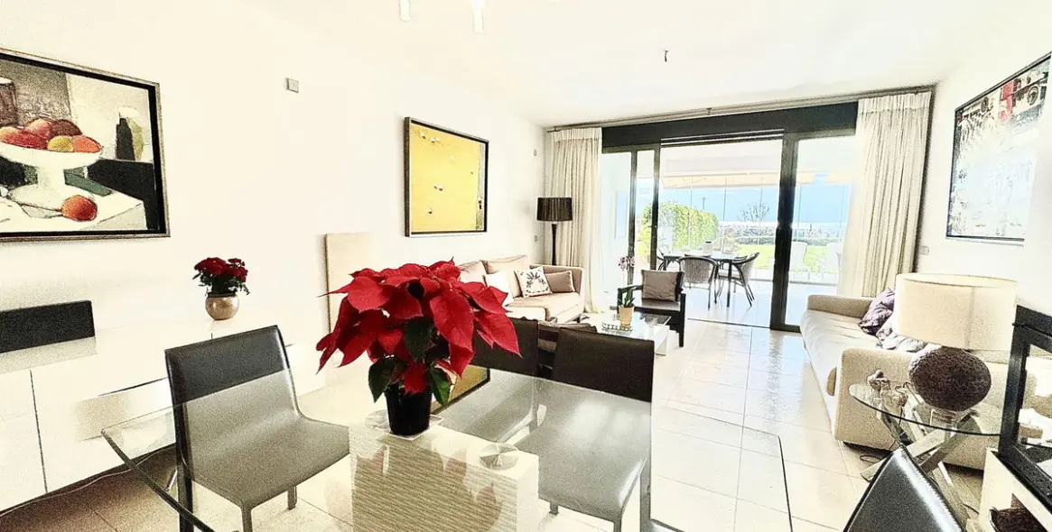 Продажа апартаментов на первом этаже в Los Flamingos 7