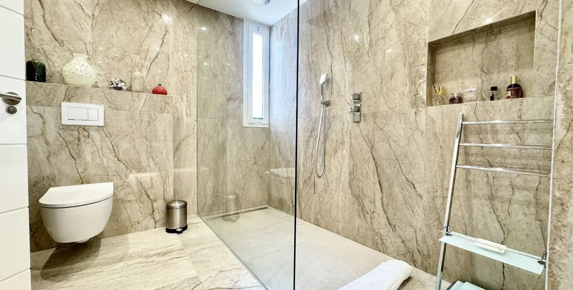 Продажа апартаментов на первом этаже в Los Flamingos 15