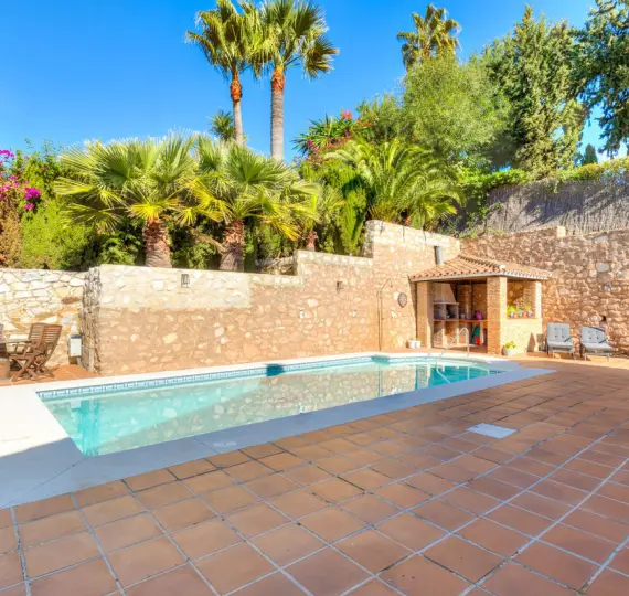 Продажа  отдельно стоящей виллы в Campo Mijas