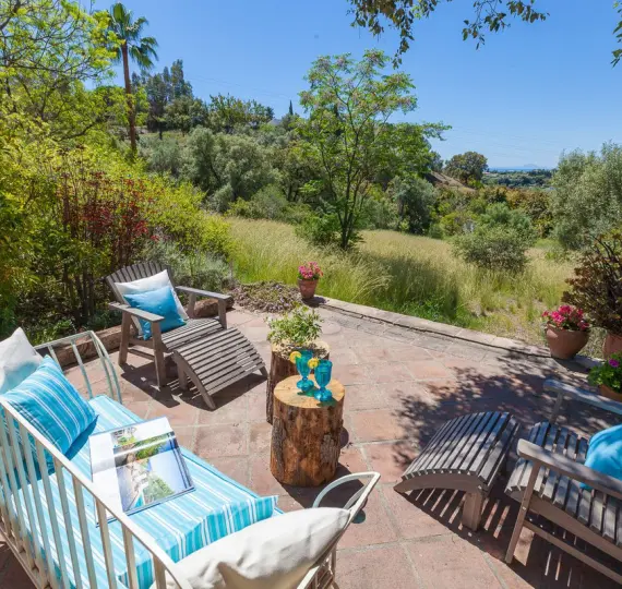 Sale of detached villa in Estepona