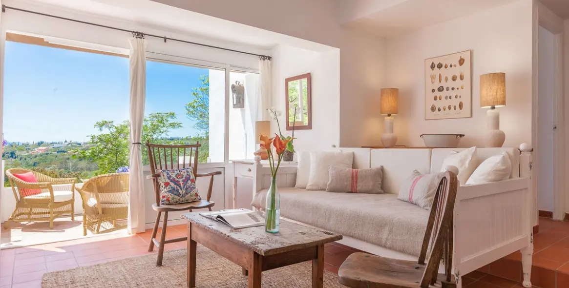 Sale of detached villa in Estepona 8