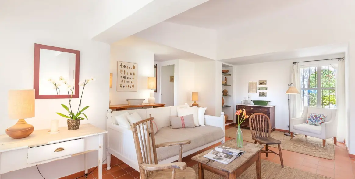 Sale of detached villa in Estepona 9