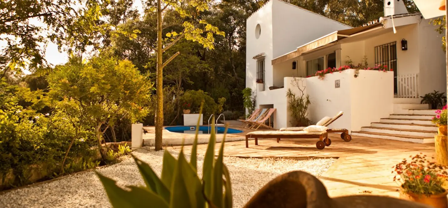 Short-term rent of detached villa in Estepona 0
