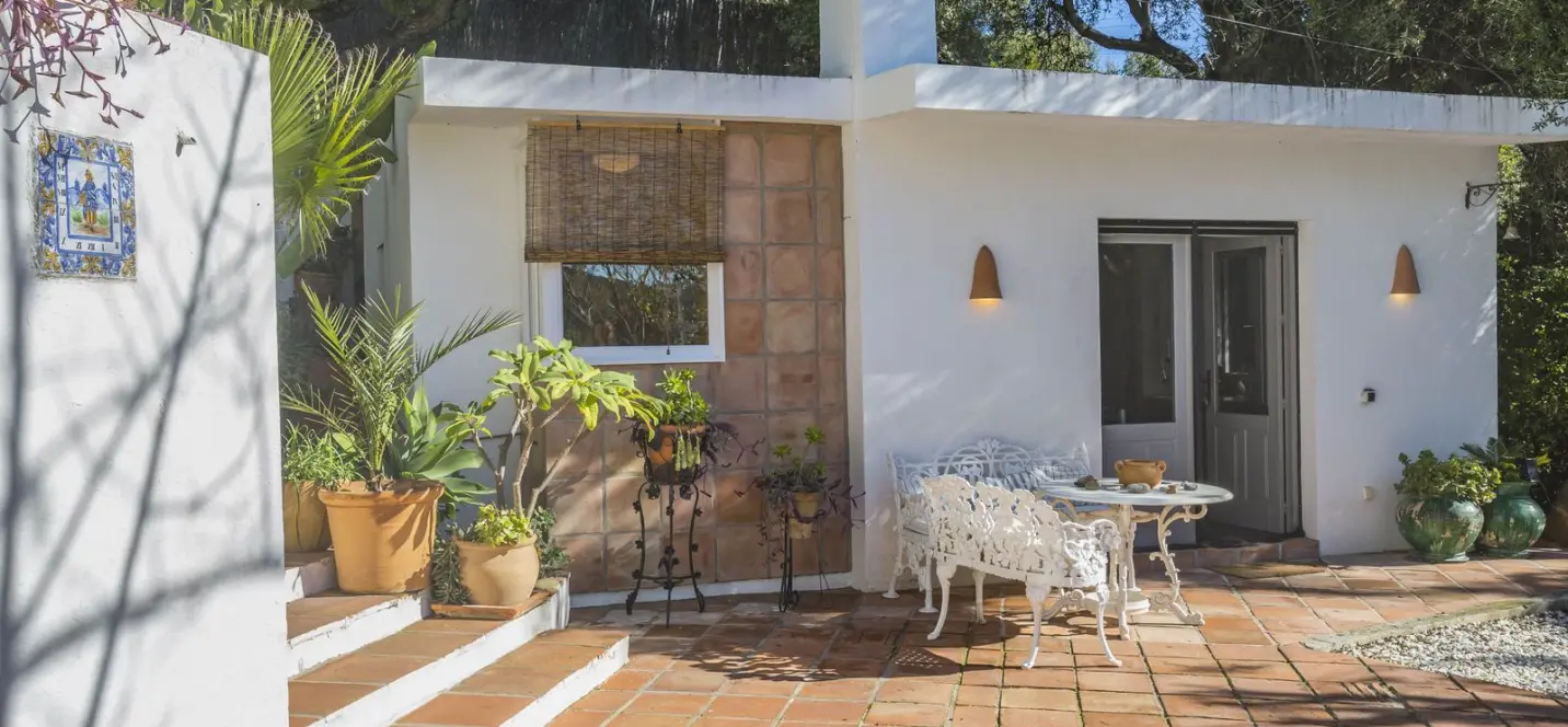 Short-term rent of detached villa in Estepona 3