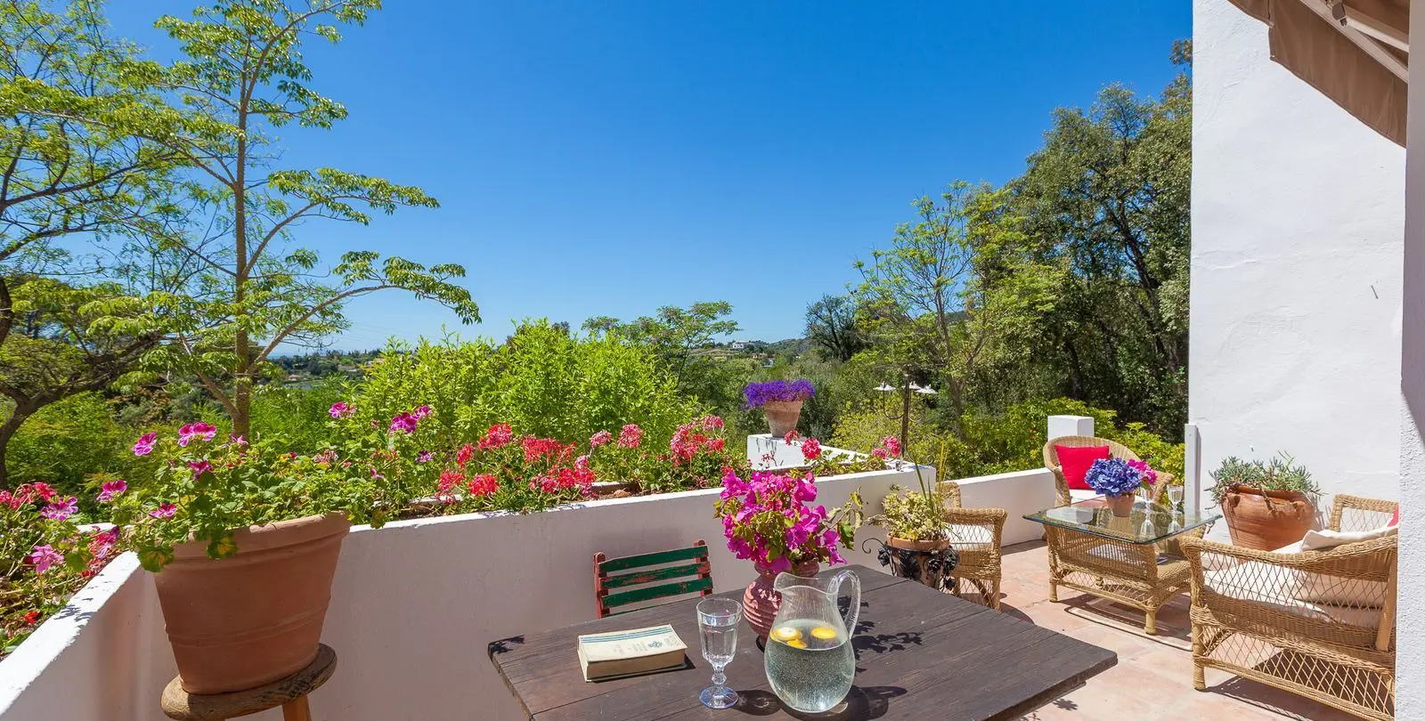 Short-term rent of detached villa in Estepona 10