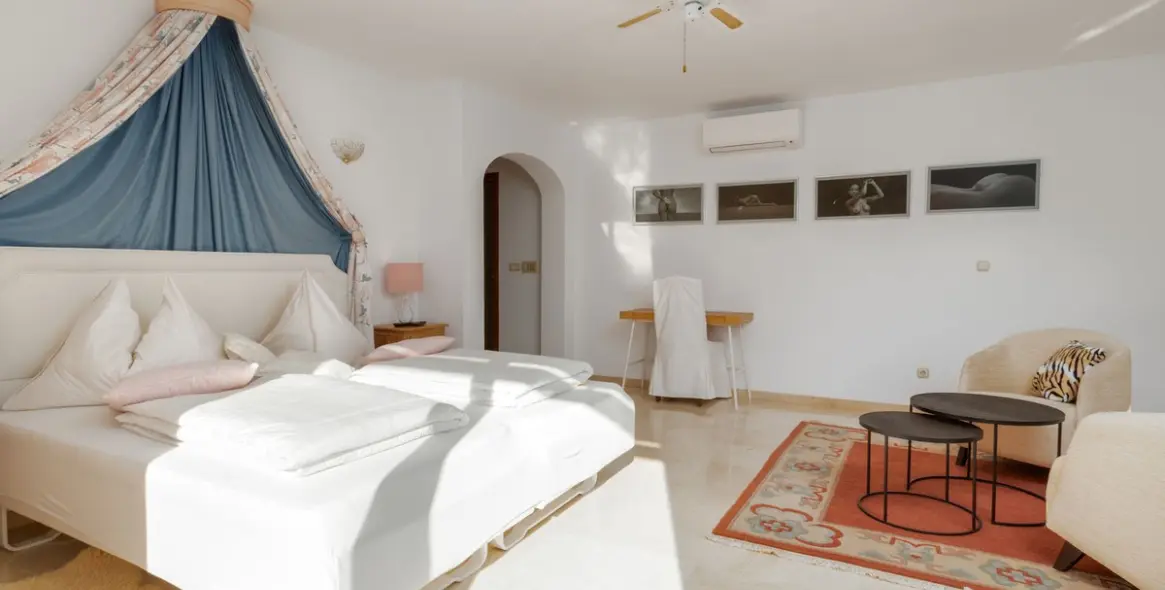 Sale of detached villa in Mijas 19