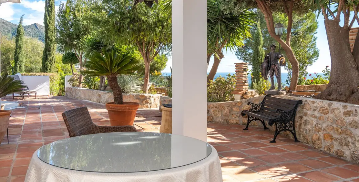 Sale of detached villa in Mijas 34