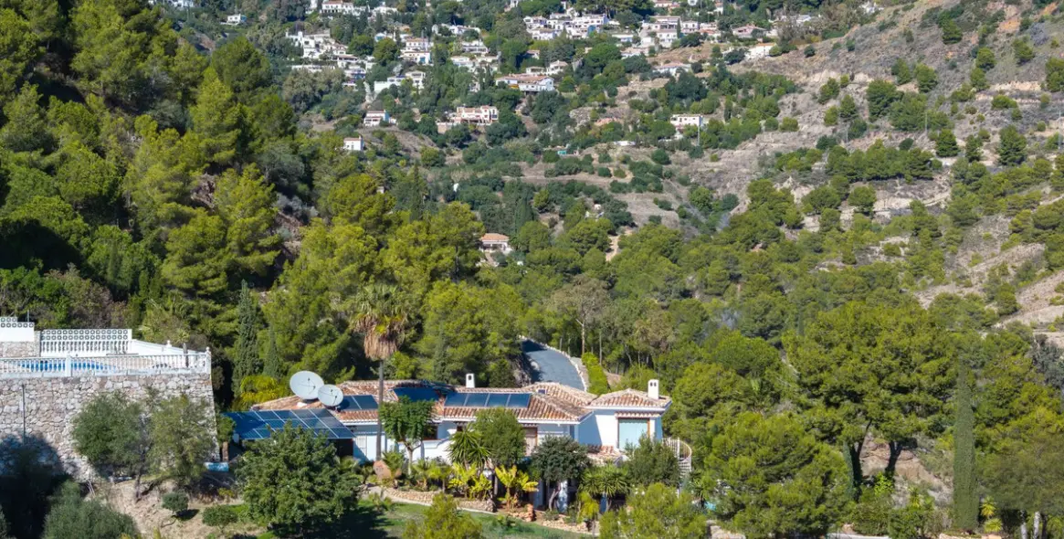 Sale of detached villa in Mijas 35