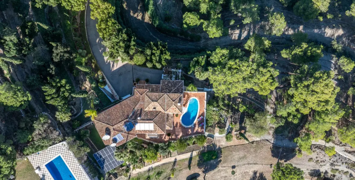 Sale of detached villa in Mijas 41