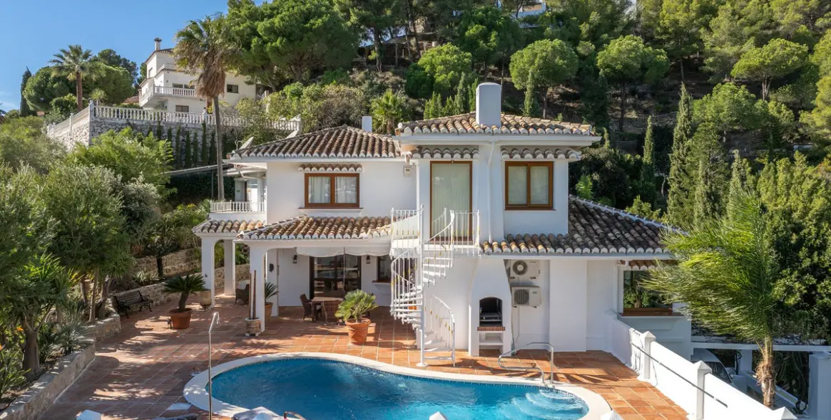 Sale of detached villa in Mijas 45