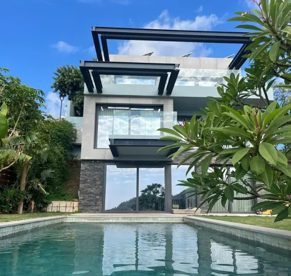 Sale of detached villa in Higueron