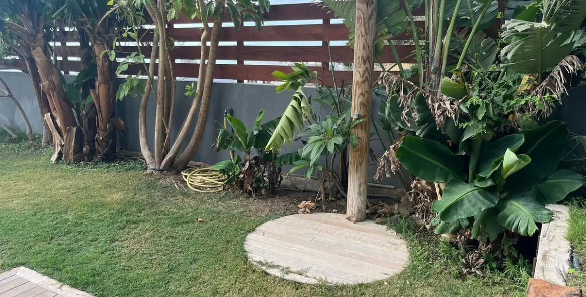 Sale of detached villa in Higueron 9