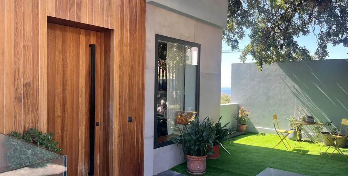 Sale of detached villa in Higueron 11