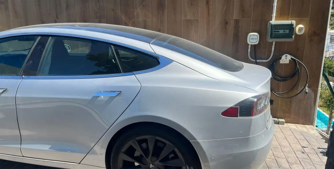 Sale of detached villa in Higueron 12