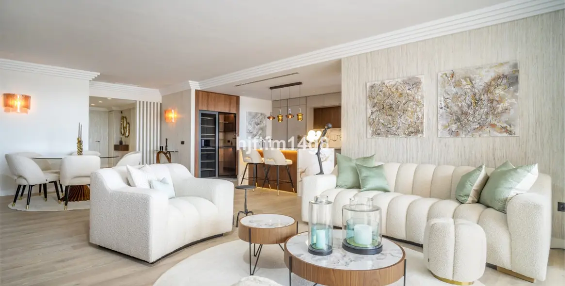 Продажа апартаментов на среднем этаже в Nueva Andalucía 1