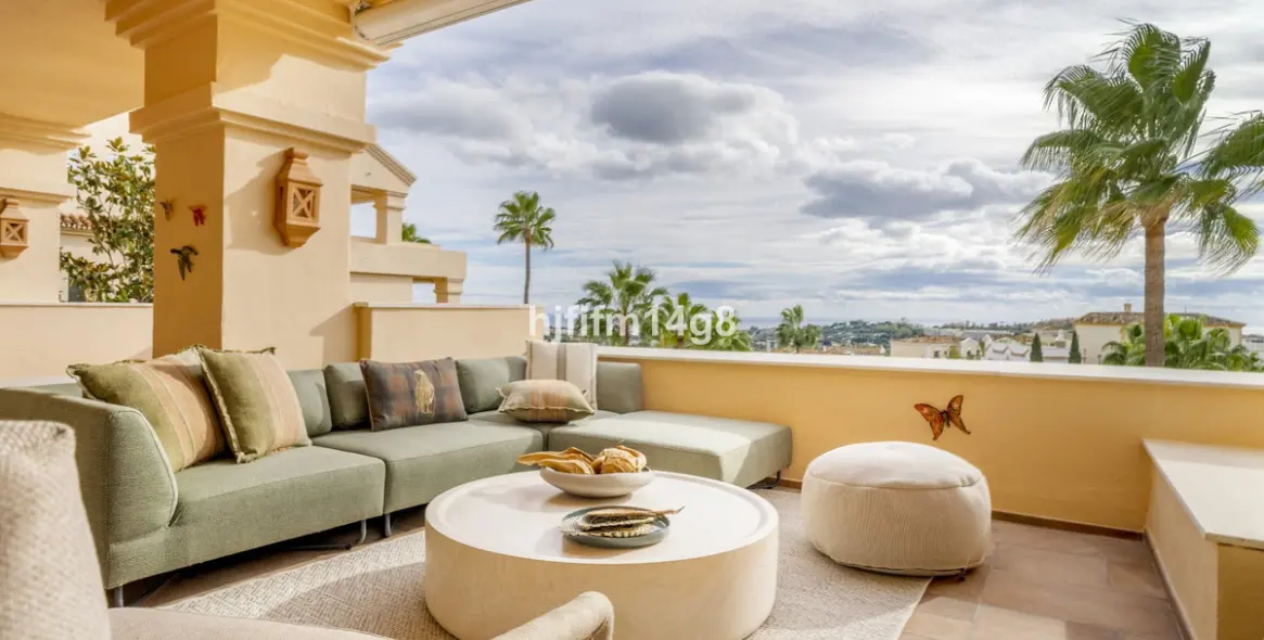 Продажа апартаментов на среднем этаже в Nueva Andalucía 2