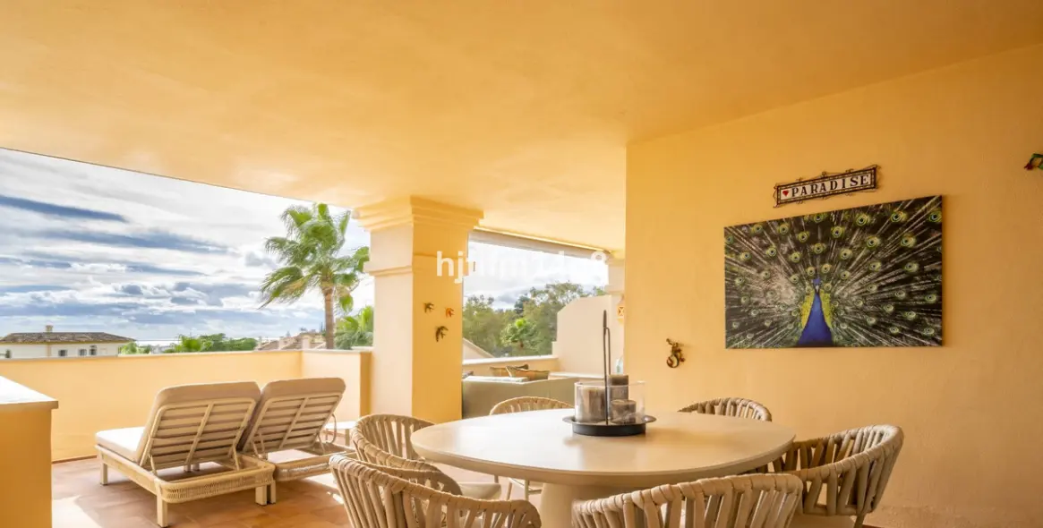 Продажа апартаментов на среднем этаже в Nueva Andalucía 3