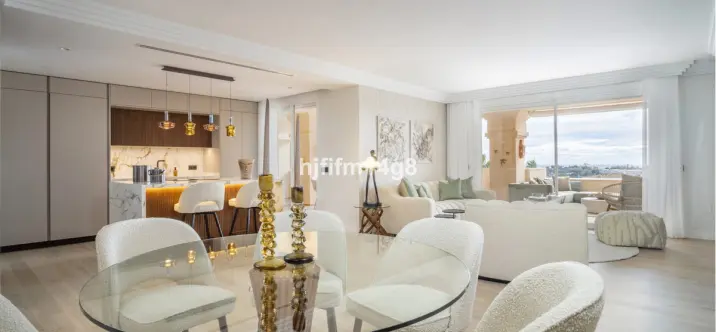 Sale of middle floor apartment in Nueva Andalucía 3