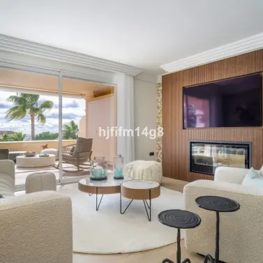 Sale of middle floor apartment in Nueva Andalucía