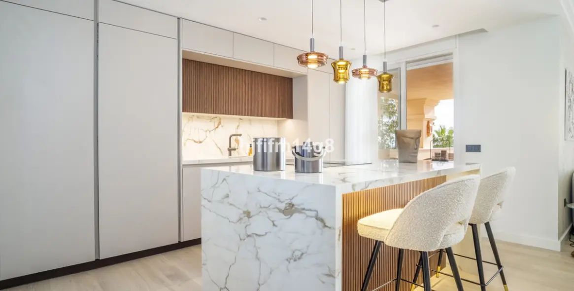 Продажа апартаментов на среднем этаже в Nueva Andalucía 8