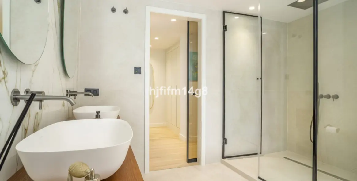 Продажа апартаментов на среднем этаже в Nueva Andalucía 14