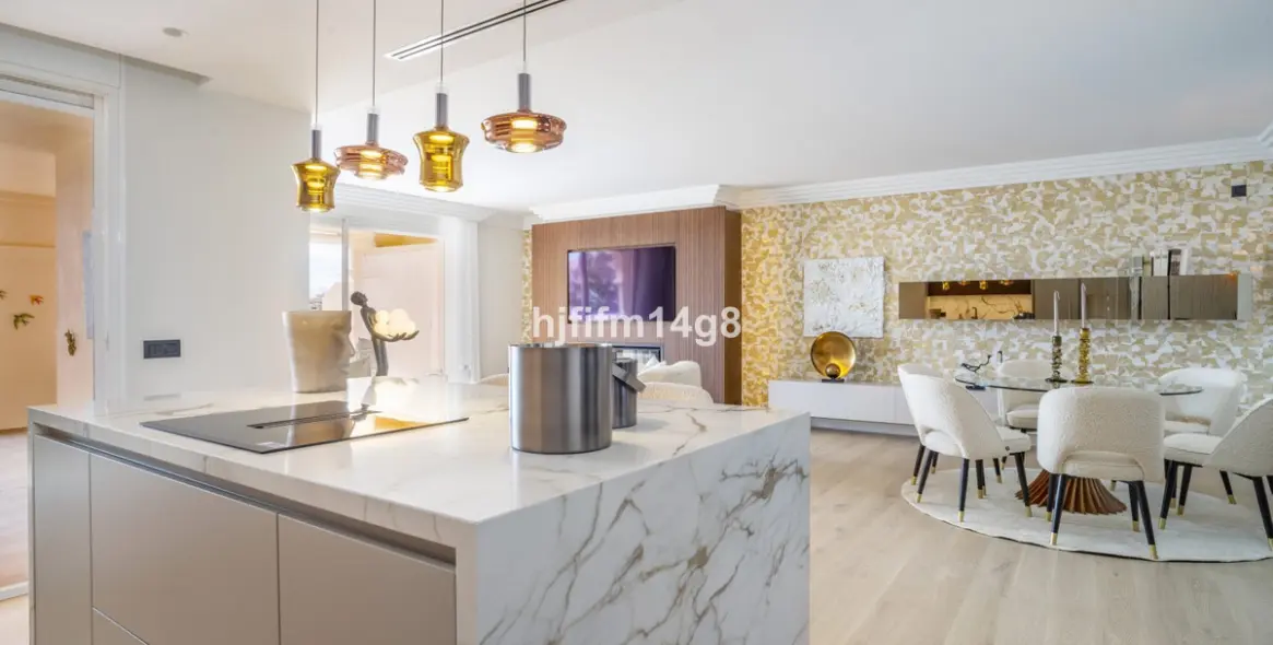 Sale of middle floor apartment in Nueva Andalucía 28