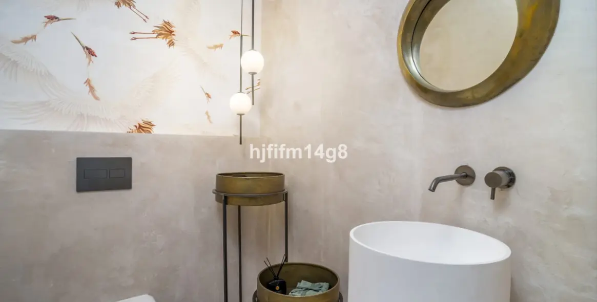 Sale of middle floor apartment in Nueva Andalucía 33