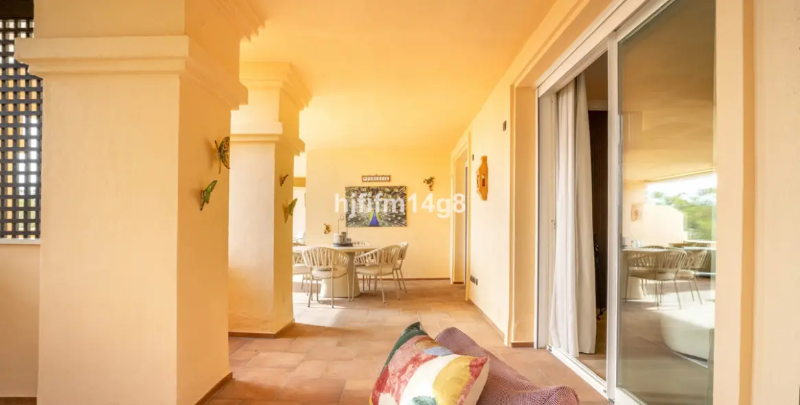 Sale of middle floor apartment in Nueva Andalucía 35