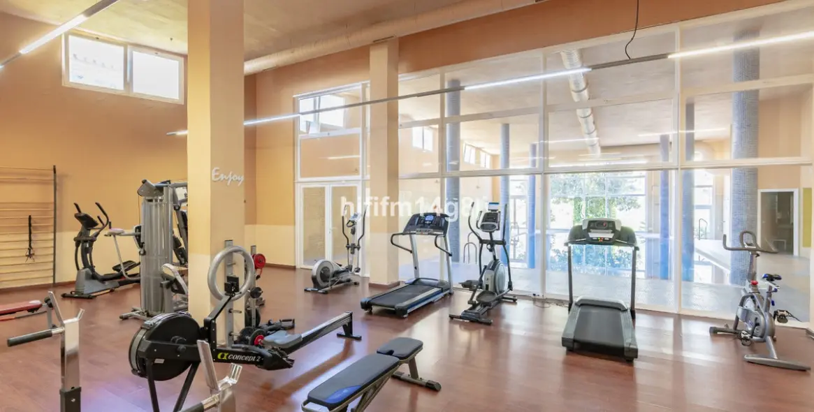 Sale of middle floor apartment in Nueva Andalucía 44