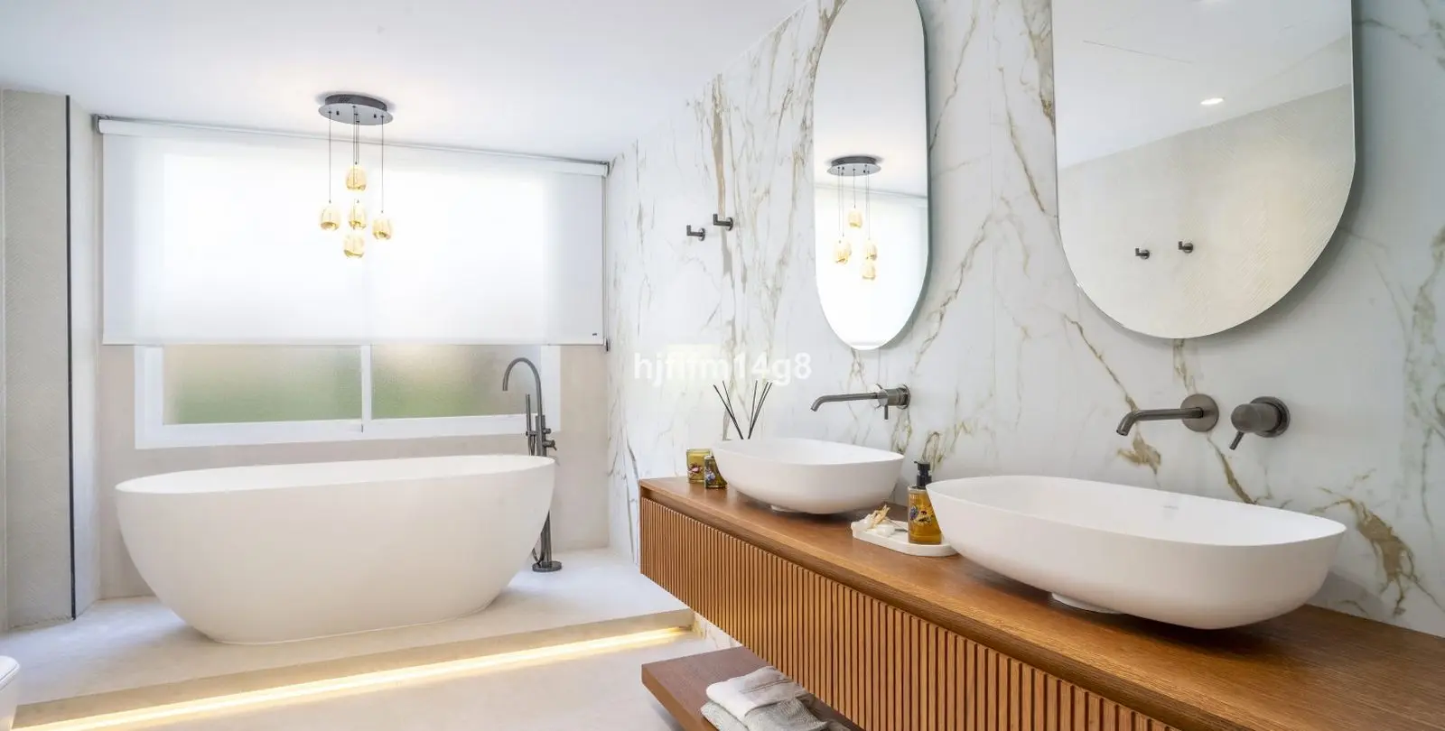 Sale of middle floor apartment in Nueva Andalucía 11
