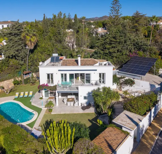 Sale of detached villa in El Rosario