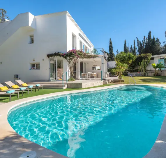 Sale of detached villa in El Rosario