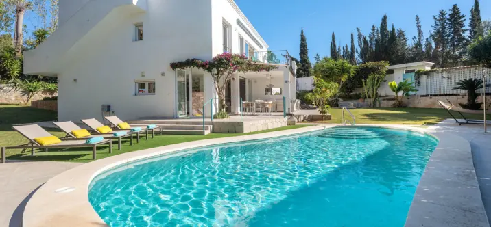 Sale of detached villa in El Rosario 1