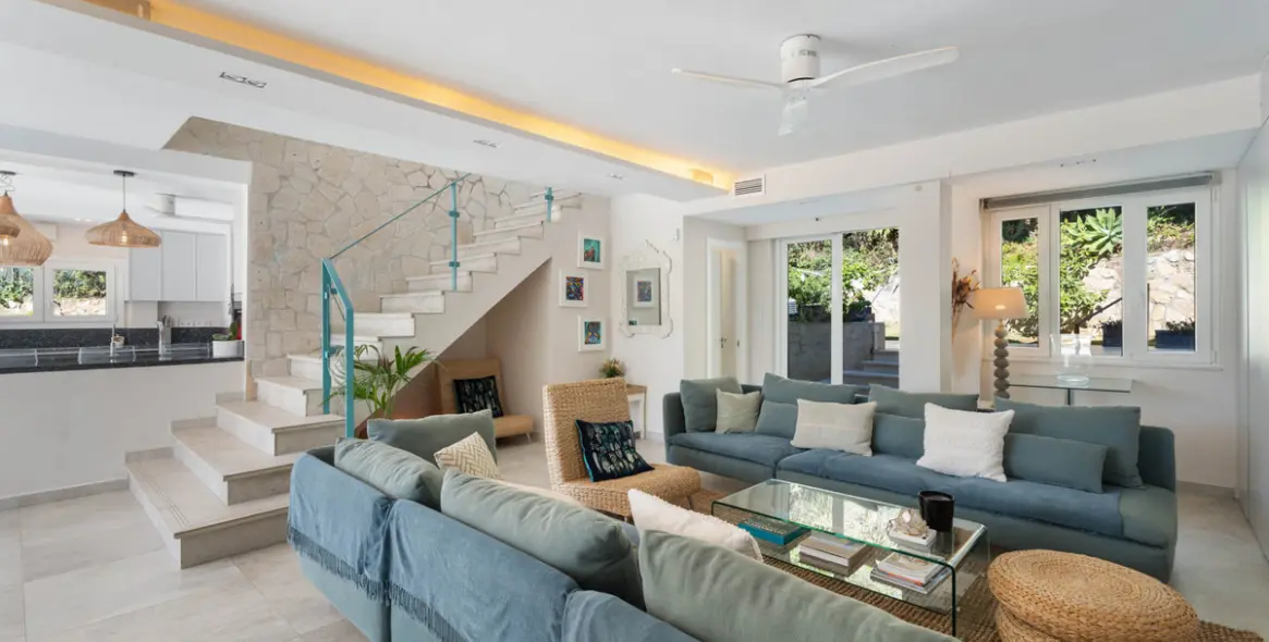 Sale of detached villa in Marbella East (district El Rosario) 3