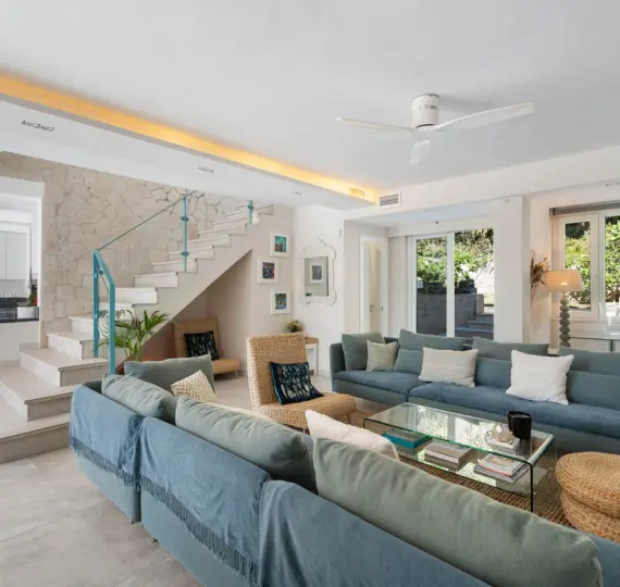 Sale of detached villa in El Rosario