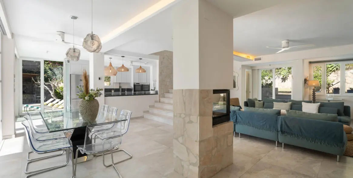 Sale of detached villa in Marbella East (district El Rosario) 4