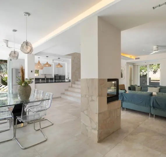 Sale of detached villa in El Rosario