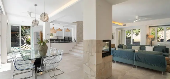 Sale of detached villa in El Rosario 3