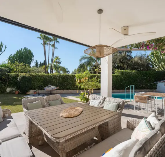 Sale of detached villa in El Rosario