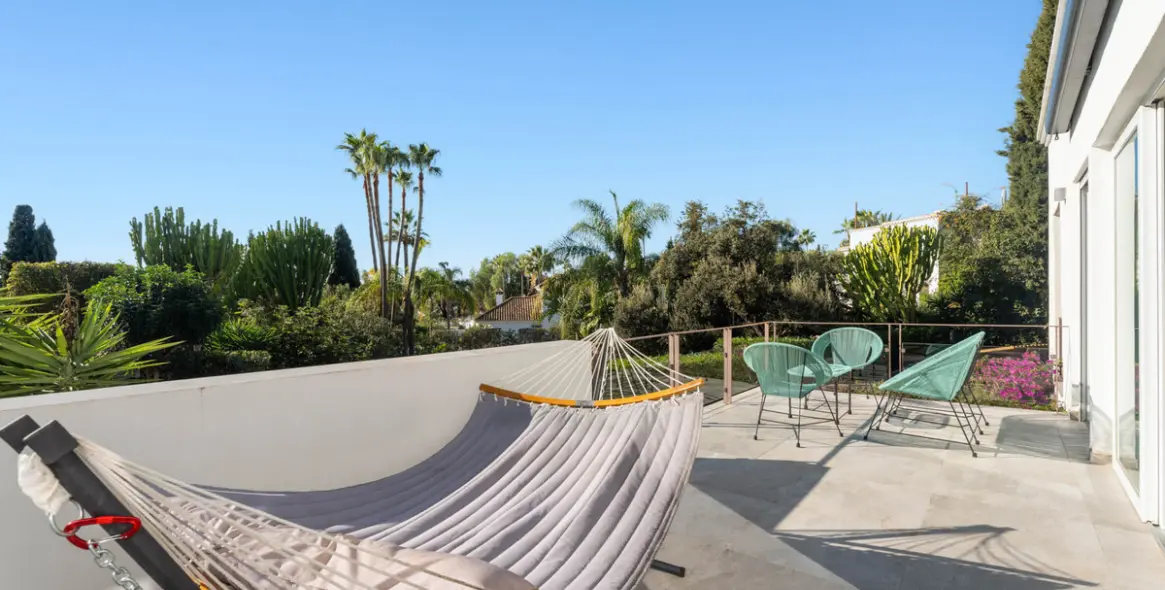 Sale of detached villa in El Rosario 24