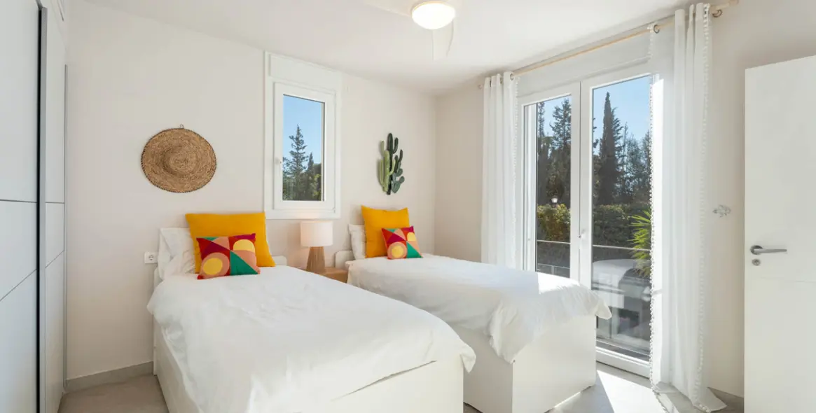 Sale of detached villa in El Rosario 26