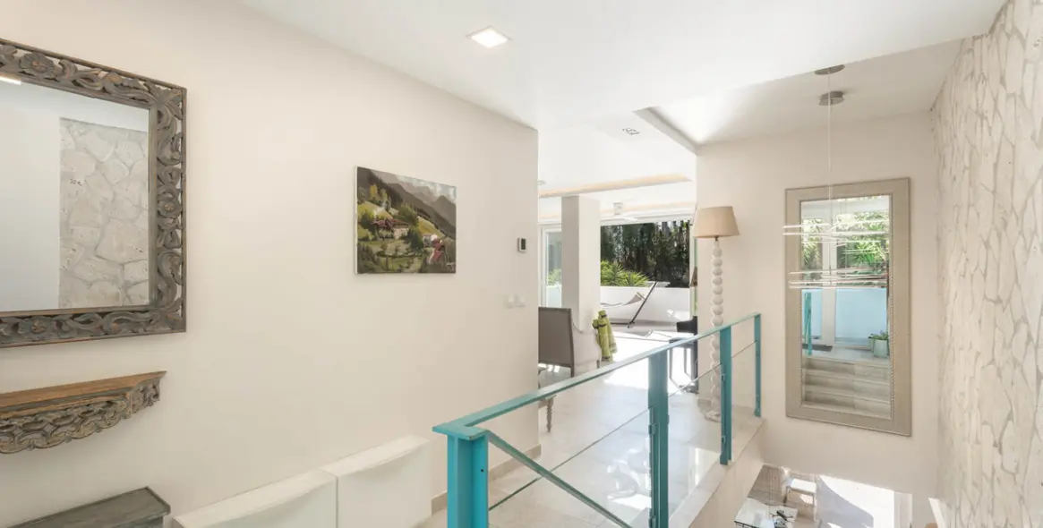 Sale of detached villa in El Rosario 32