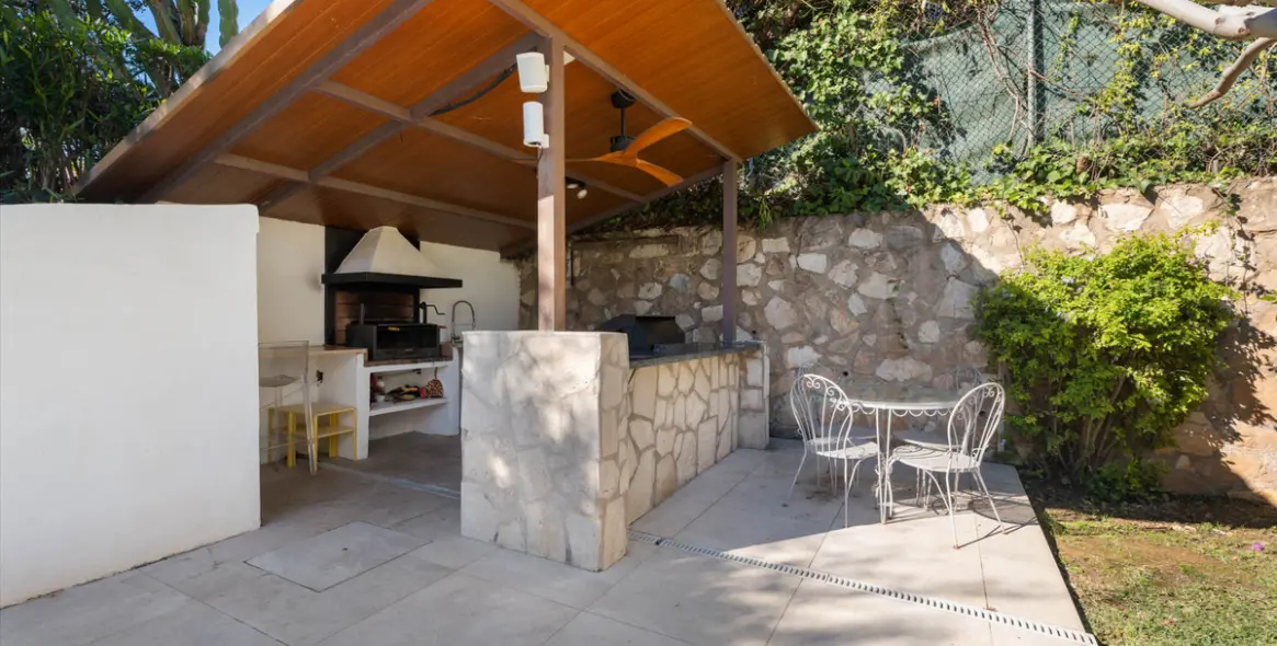 Sale of detached villa in El Rosario 35