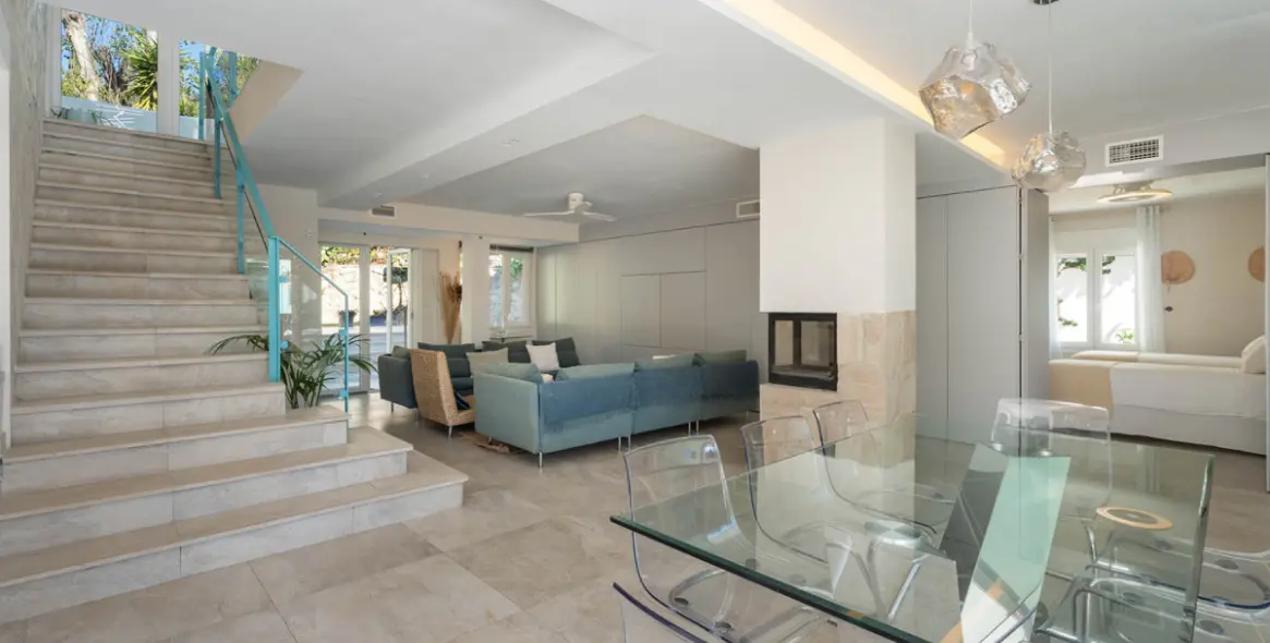 Sale of detached villa in El Rosario 39