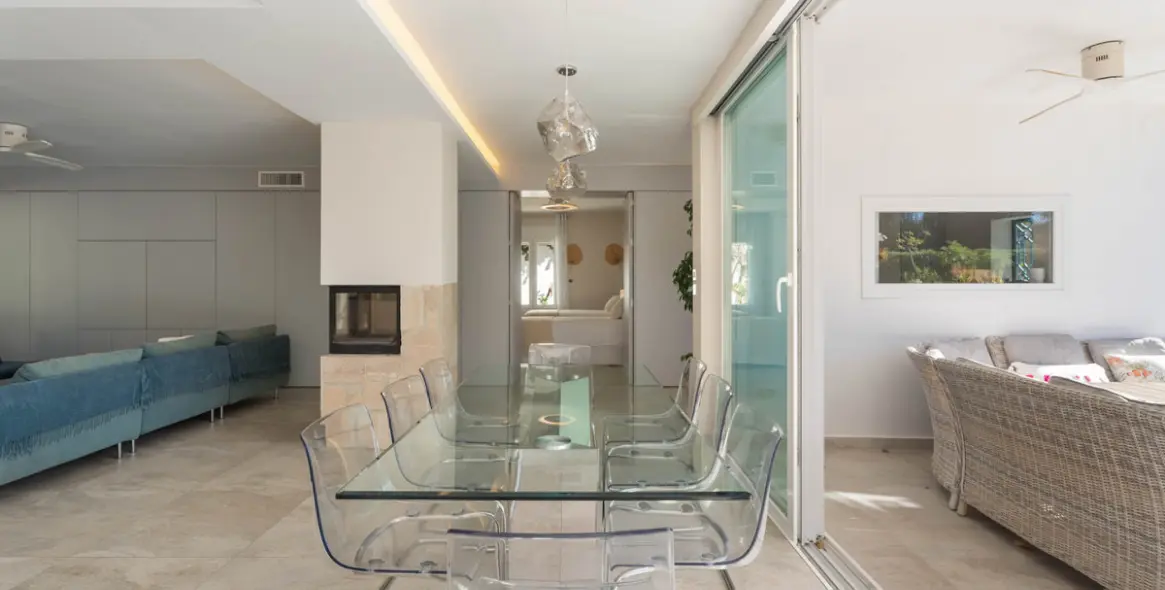 Sale of detached villa in El Rosario 40