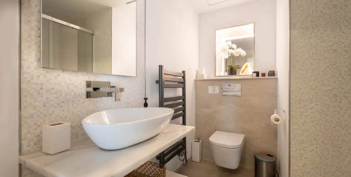 Sale of detached villa in El Rosario 43